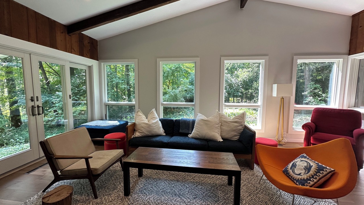 Photo of Livingroom in Guilford