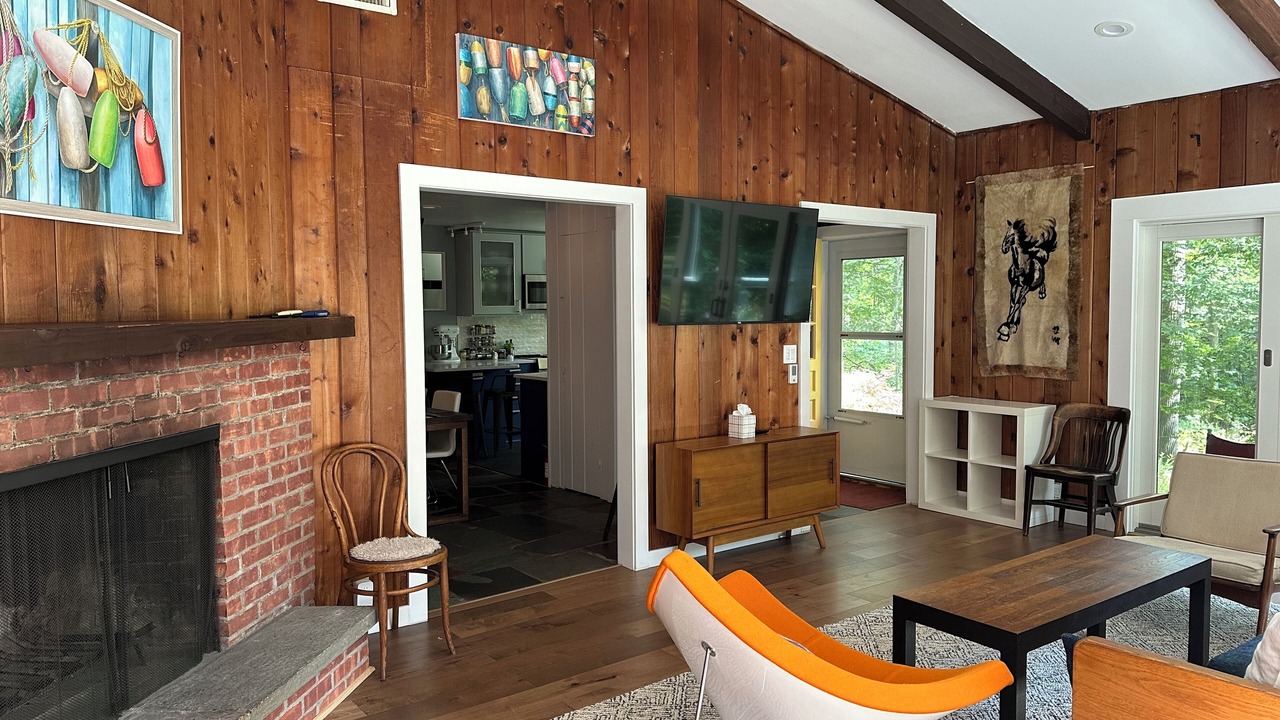 Photo of Livingroom in Guilford
