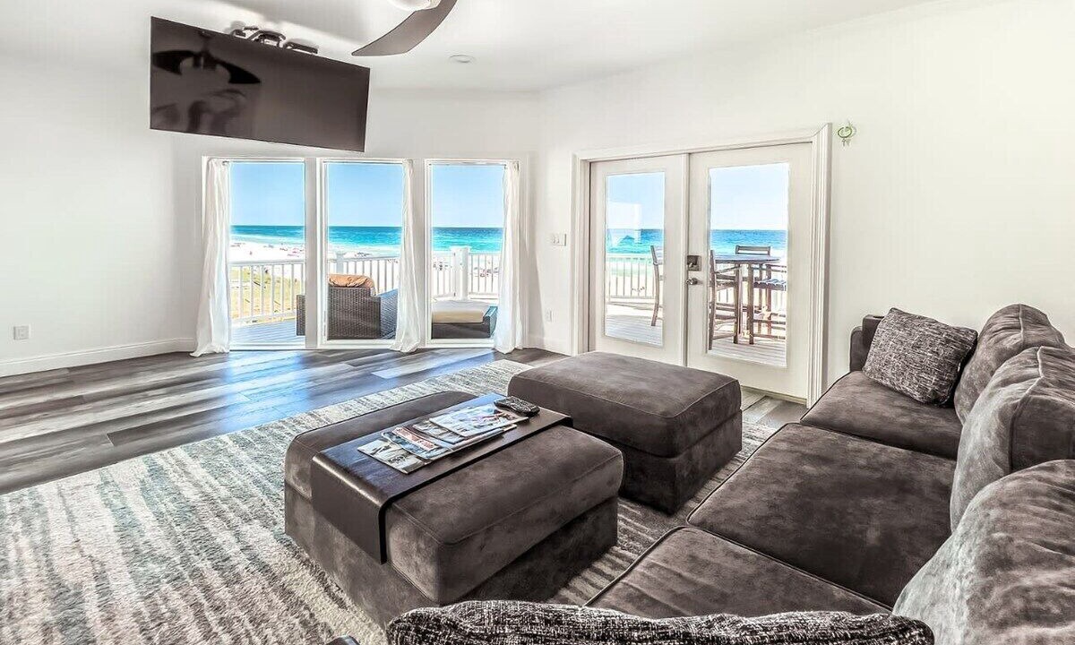 Photo of Livingroom in Chivas Bluff