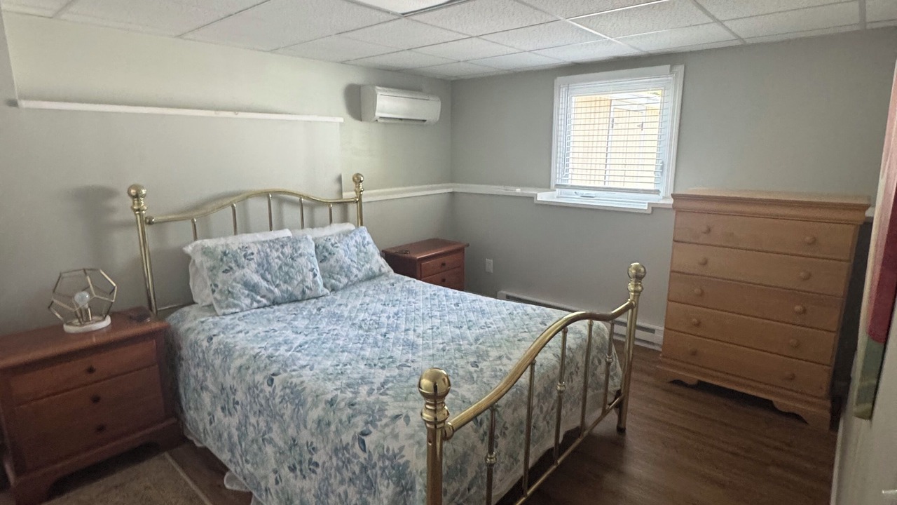 Photo of Bedroom in Saunderstown