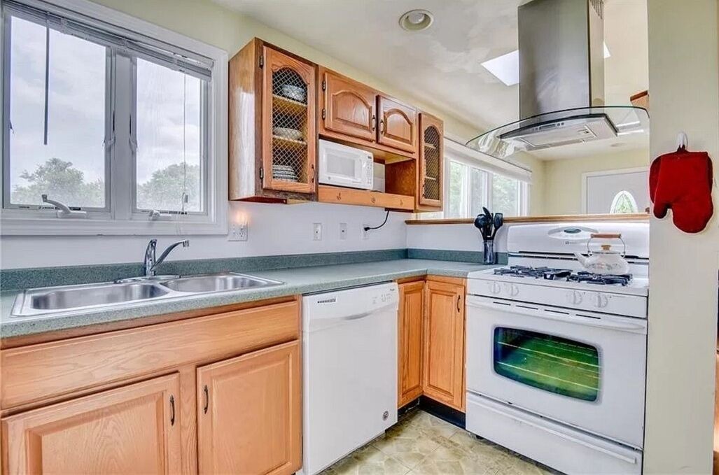 Photo of Kitchen in Narragansett