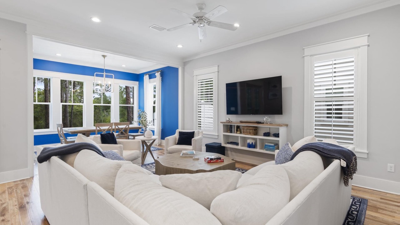 Photo of Livingroom in Lakeside at Blue Mountain Beach