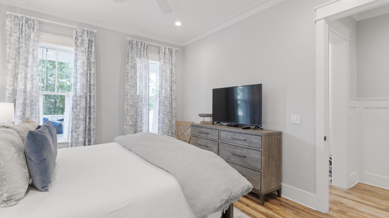 Photo of Bedroom in Lakeside at Blue Mountain Beach