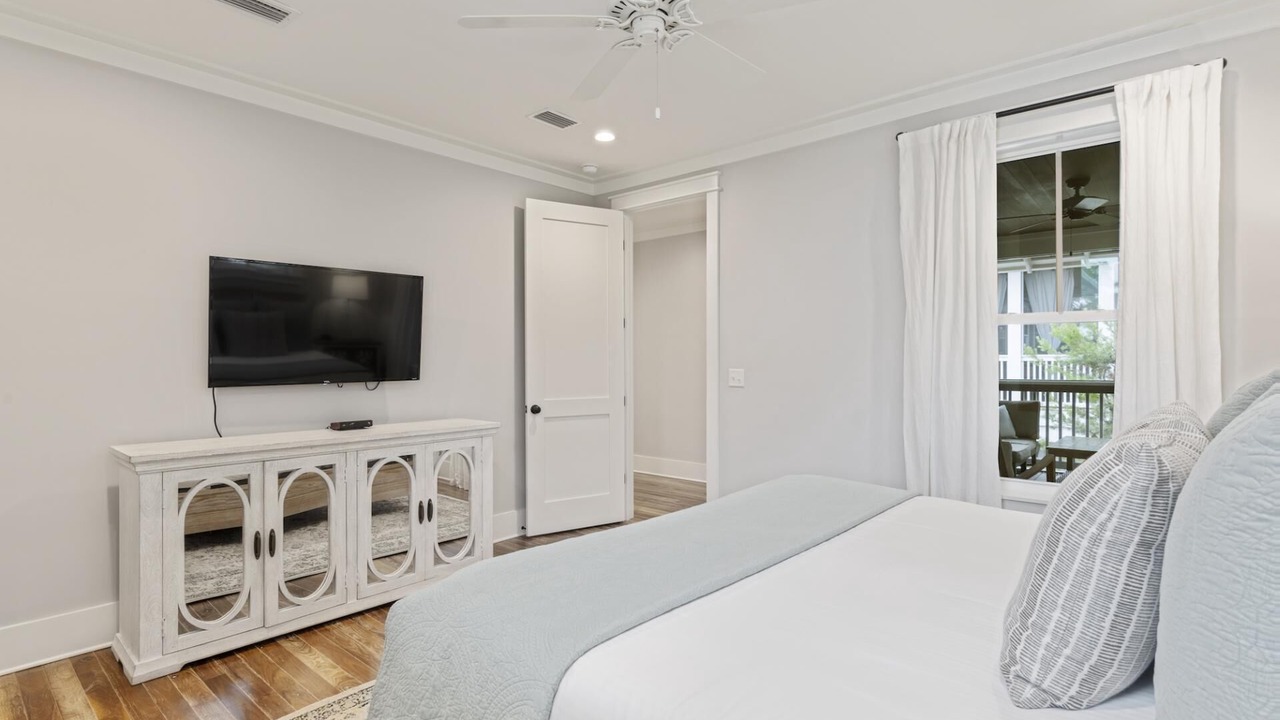 Photo of Bedroom in Lakeside at Blue Mountain Beach