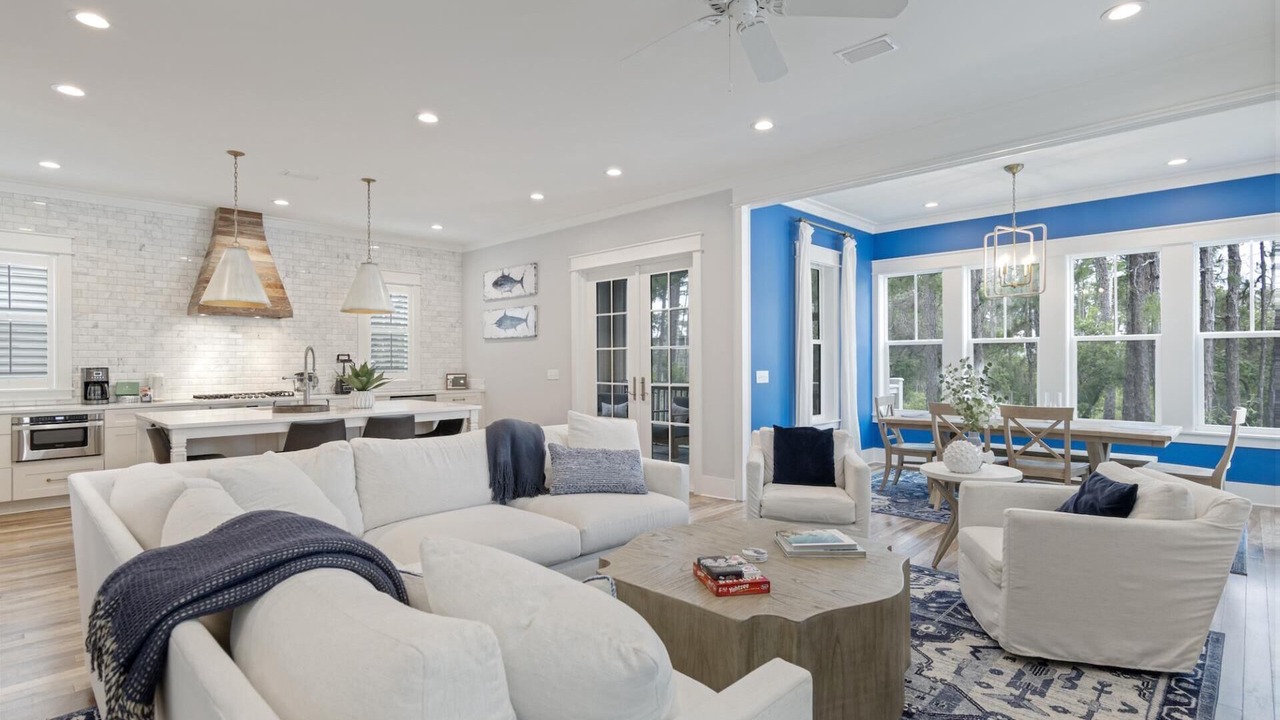 Photo of Livingroom in Lakeside at Blue Mountain Beach