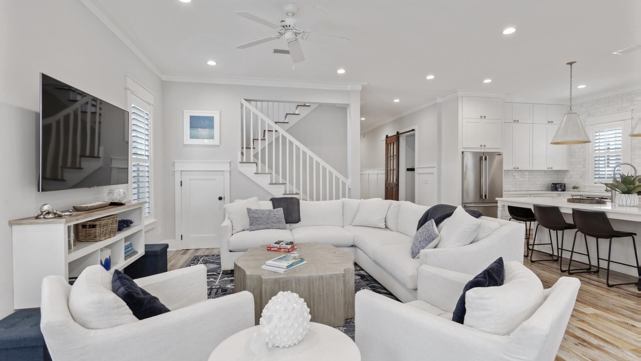 Photo of Livingroom in Lakeside at Blue Mountain Beach