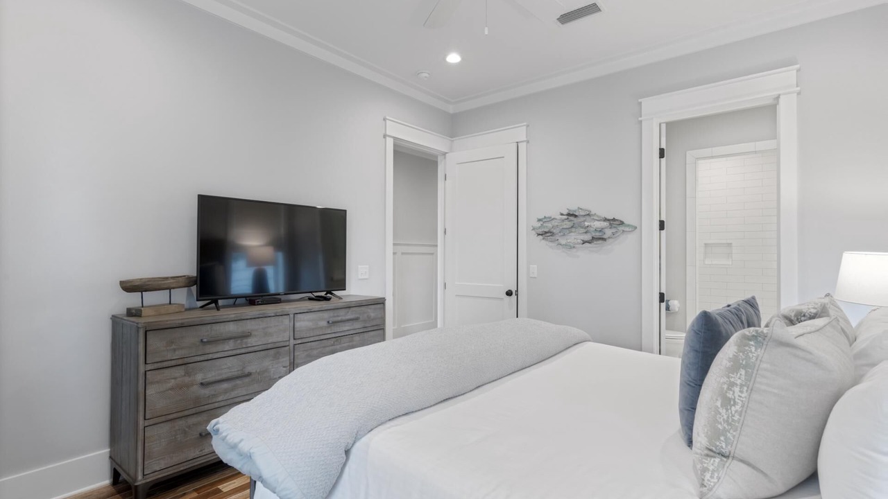 Photo of Bedroom in Lakeside at Blue Mountain Beach