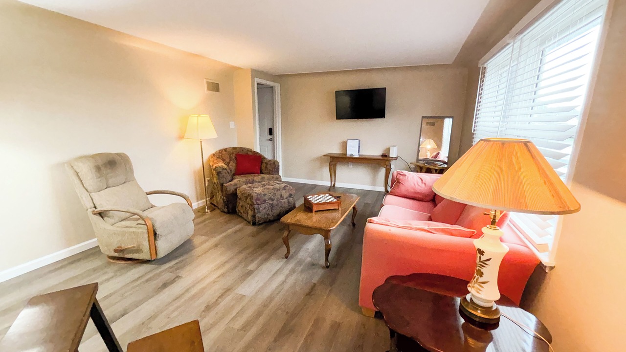 Photo of Livingroom in Anchor Bay Harbor