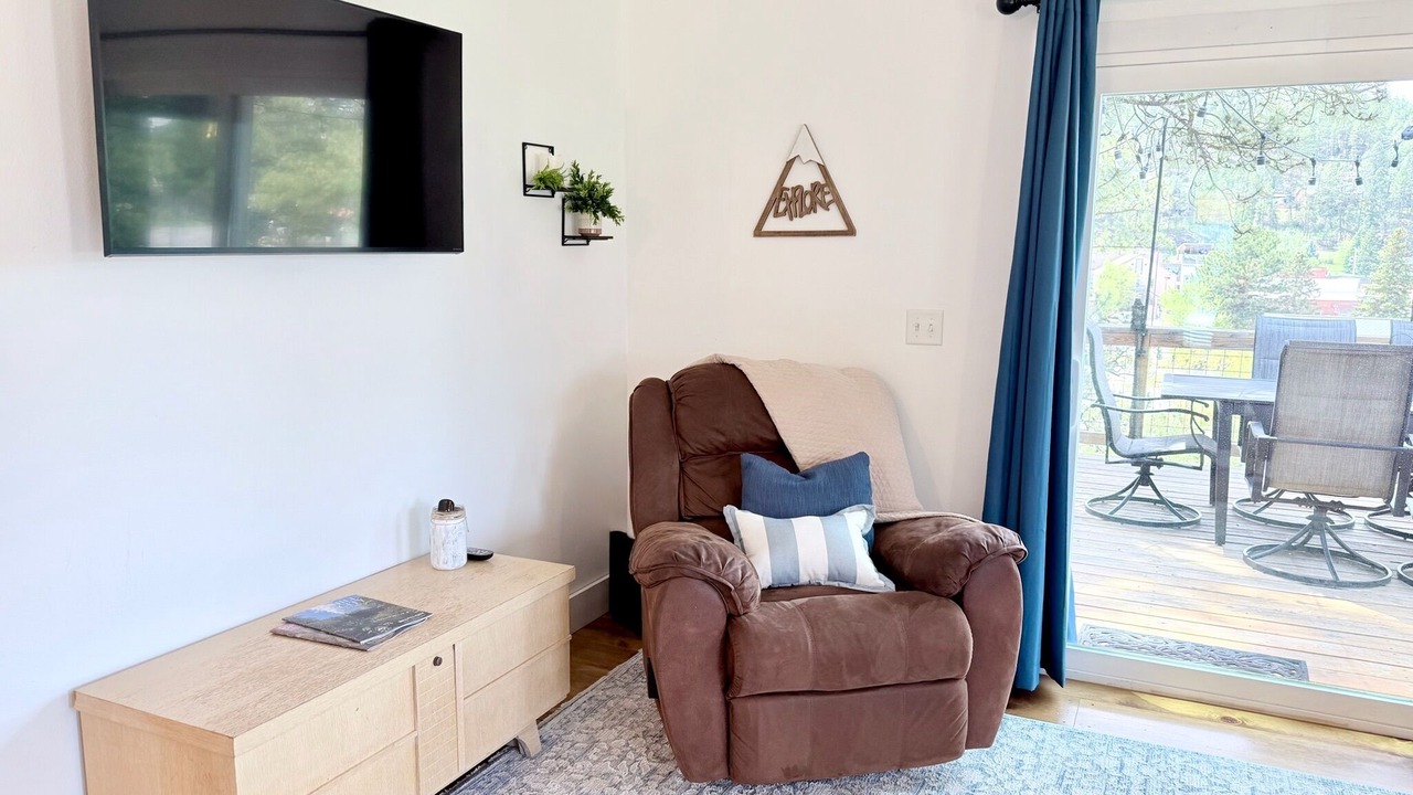 Photo of Livingroom in Hill City