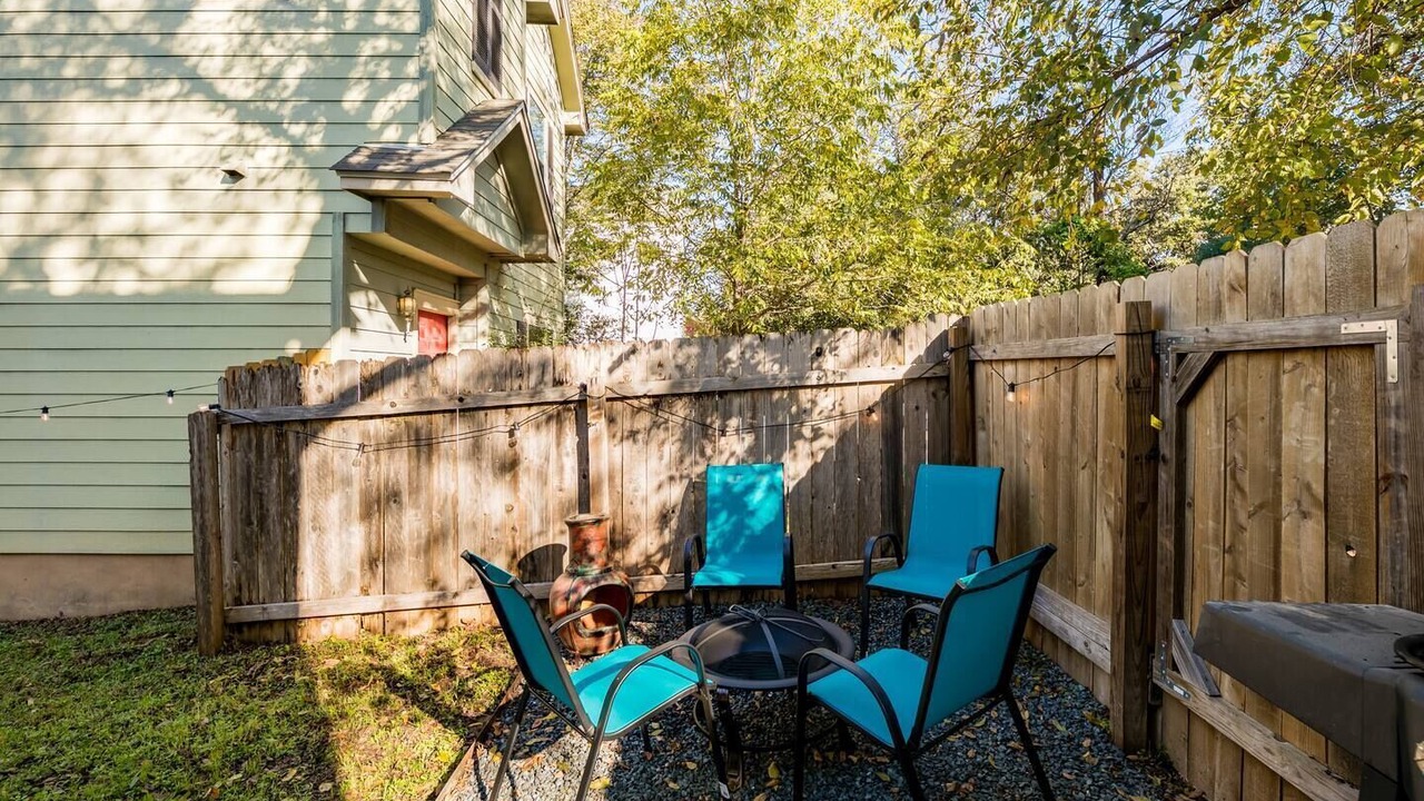 Photo of Patio Balcony in Chestnut