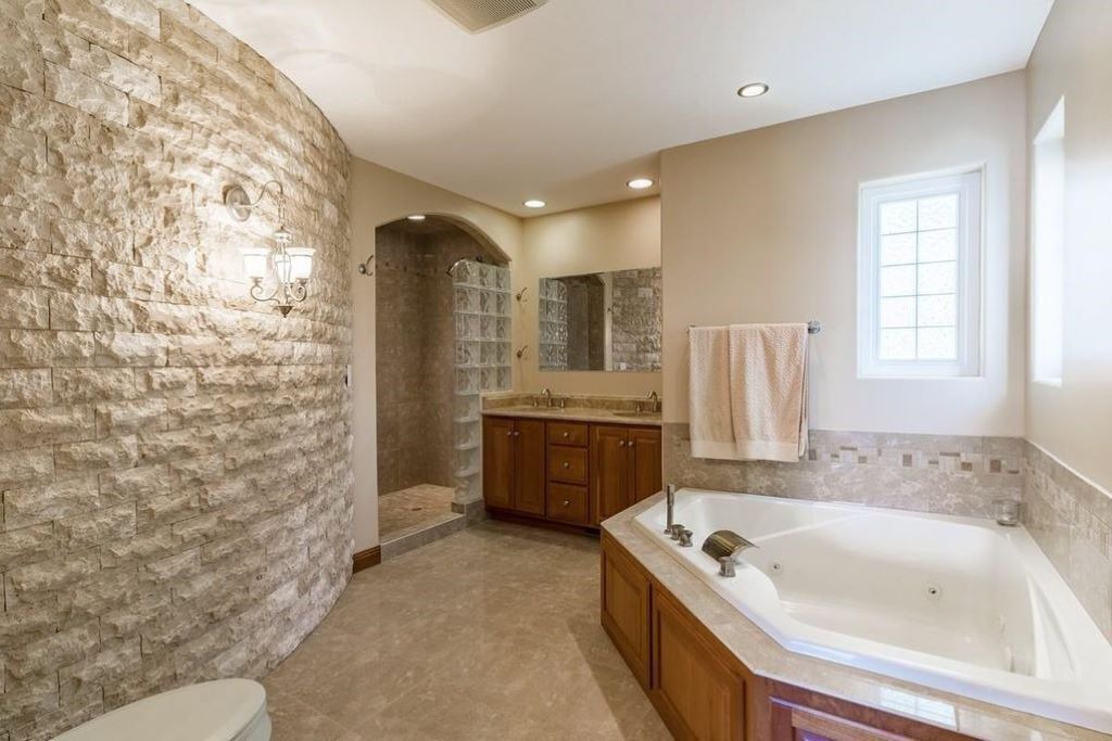 Photo of Bathroom in Lake James