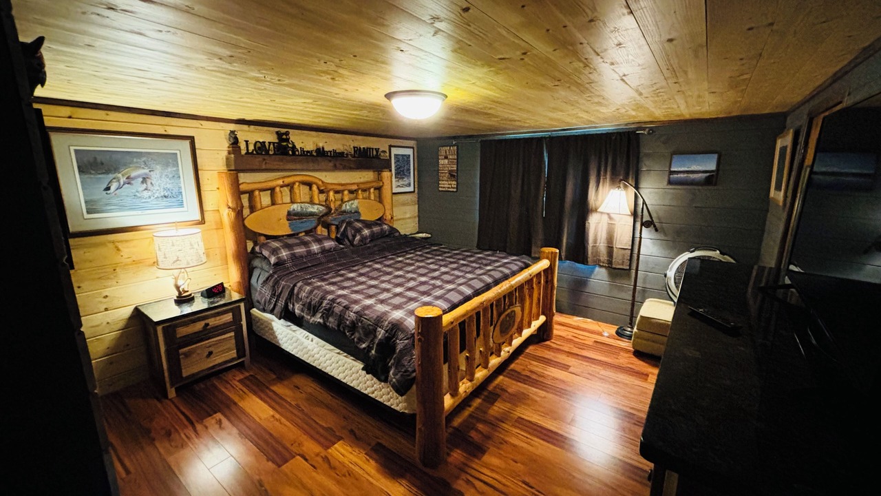 Photo of Bedroom in Eagle River