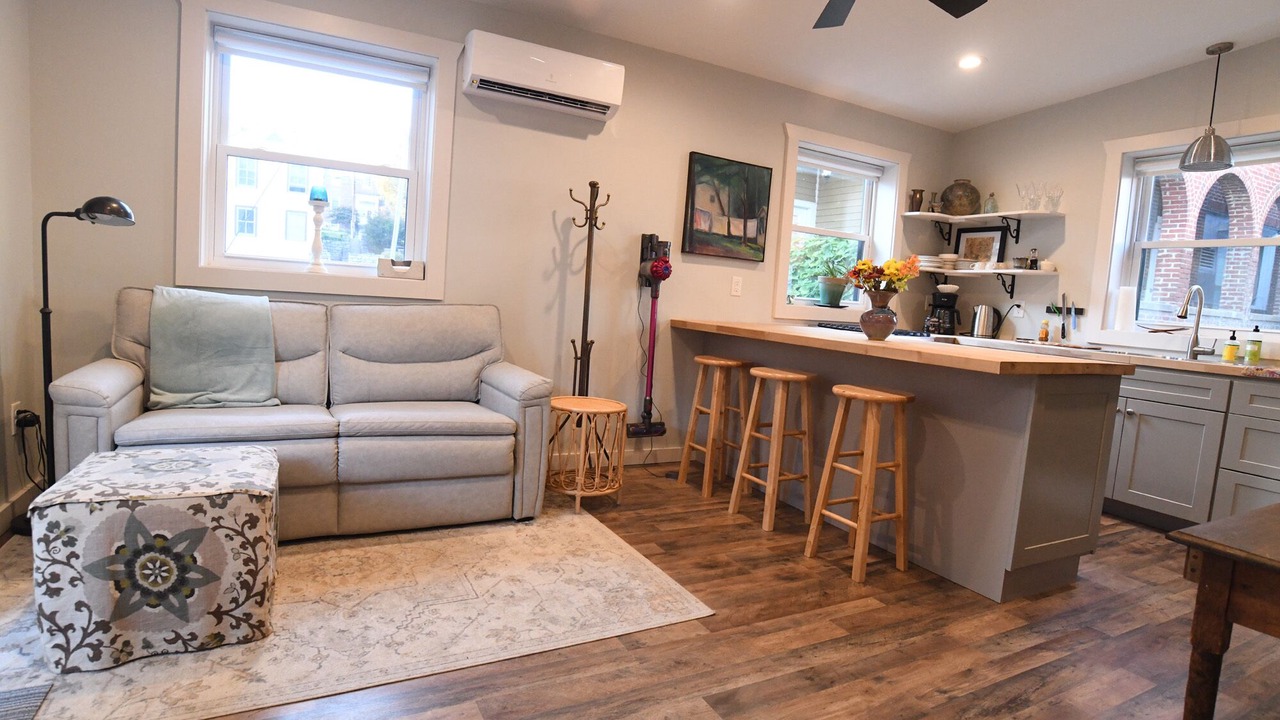 Photo of Livingroom in Lexington