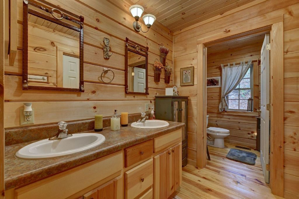 Photo of Bathroom in Cashiers