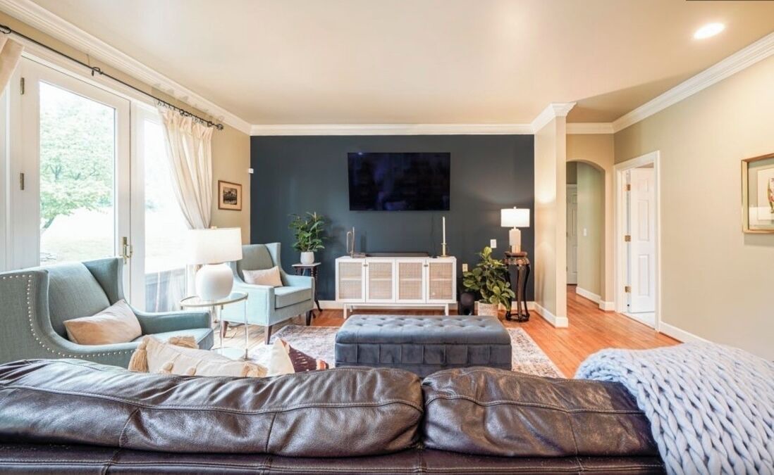 Photo of Livingroom in Round Hill