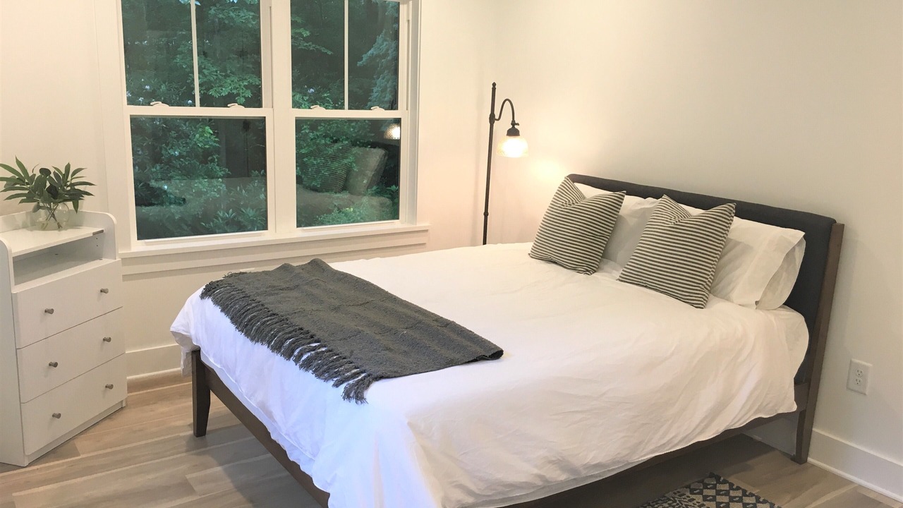 Photo of Bedroom in Salem