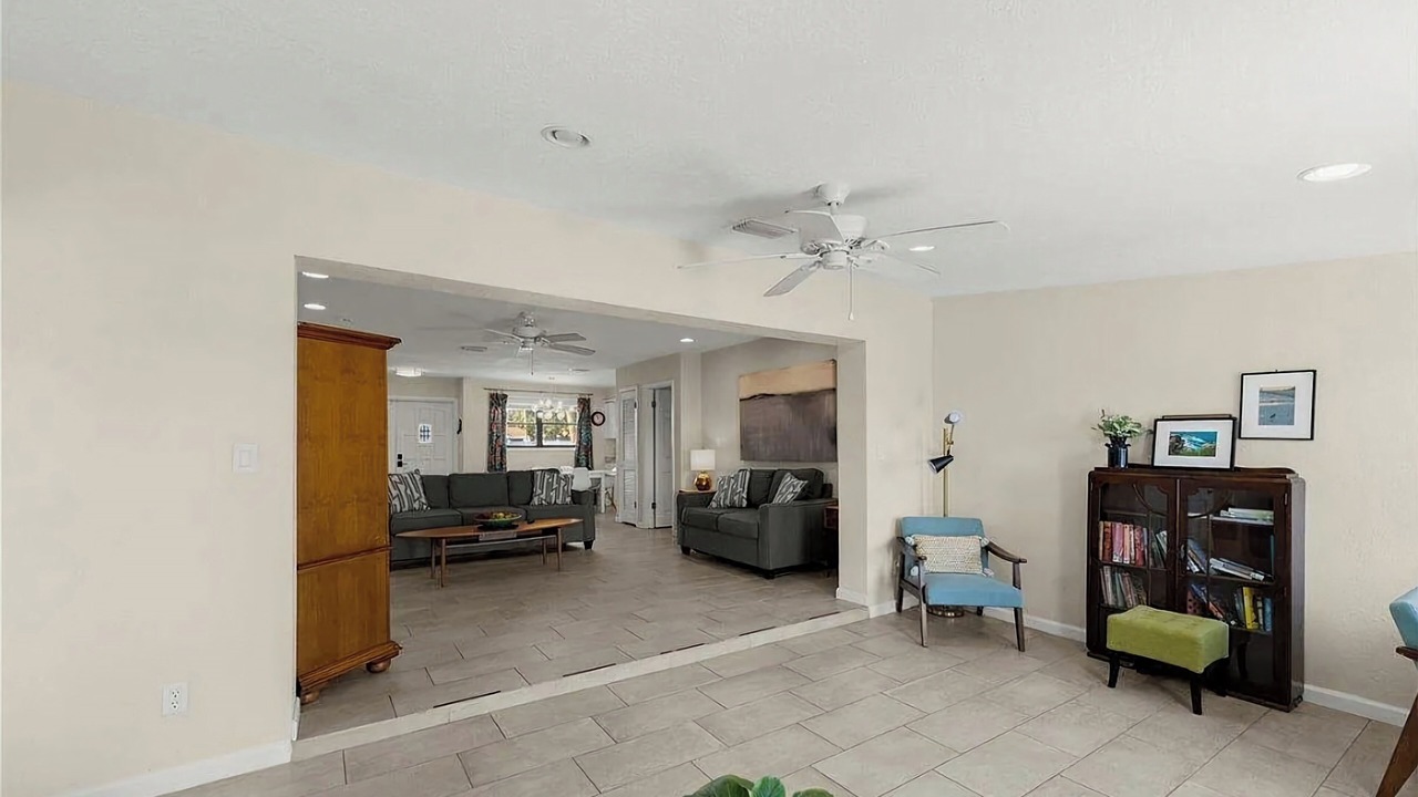 Photo of Livingroom in South Daytona