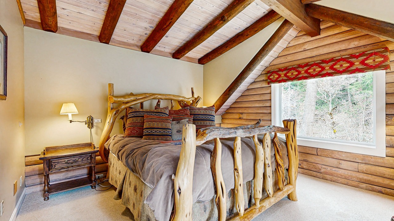 Photo of Bedroom in Trout Lake