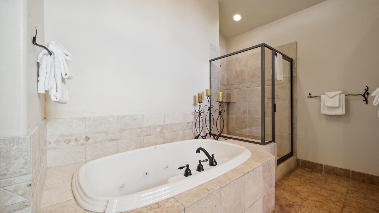 Photo of Bathroom in Peak 8