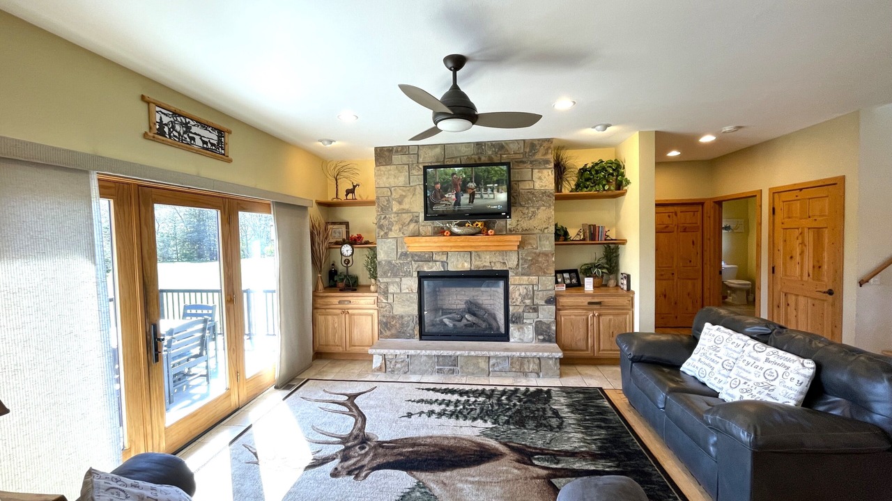 Photo of Livingroom in Spring Brook