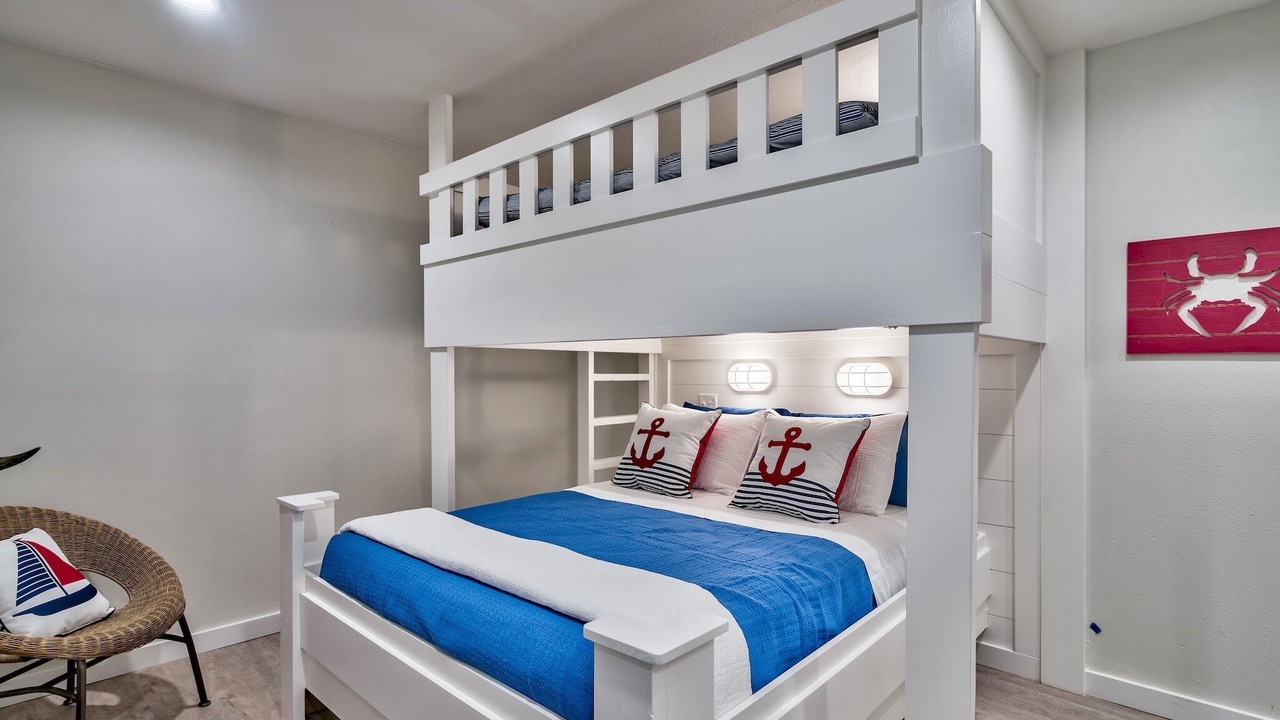 Photo of Bedroom in Seacrest