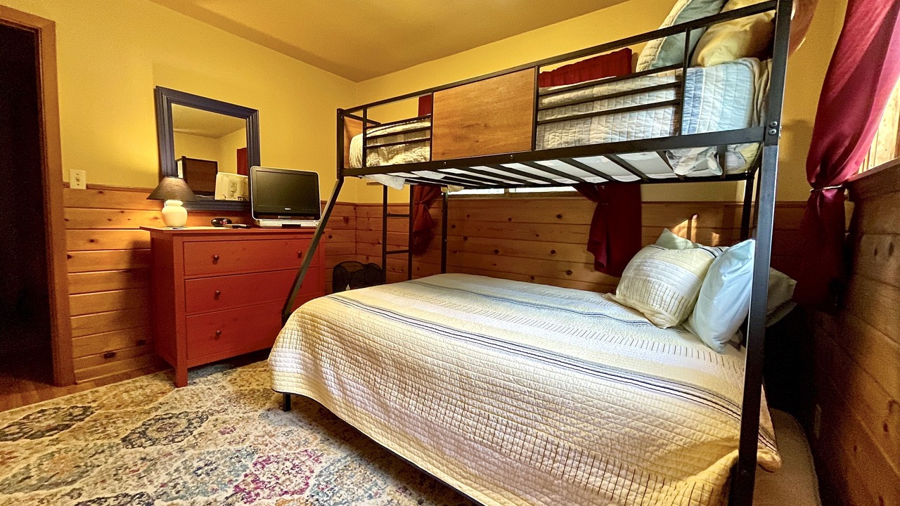 Photo of Bedroom in Gobles