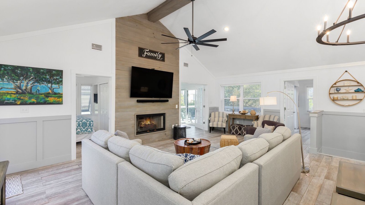 Photo of Livingroom in Gulf Trace