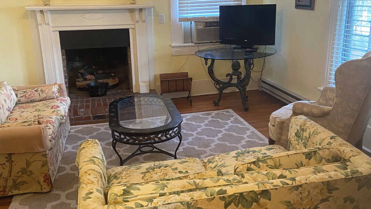 Photo of Livingroom in Anniston
