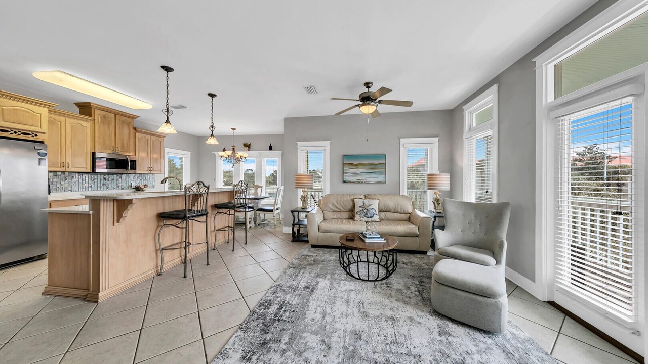 Photo of Livingroom in Village of Sugar Beach