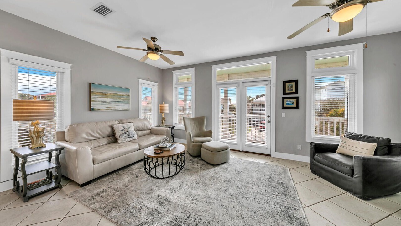 Photo of Livingroom in Village of Sugar Beach