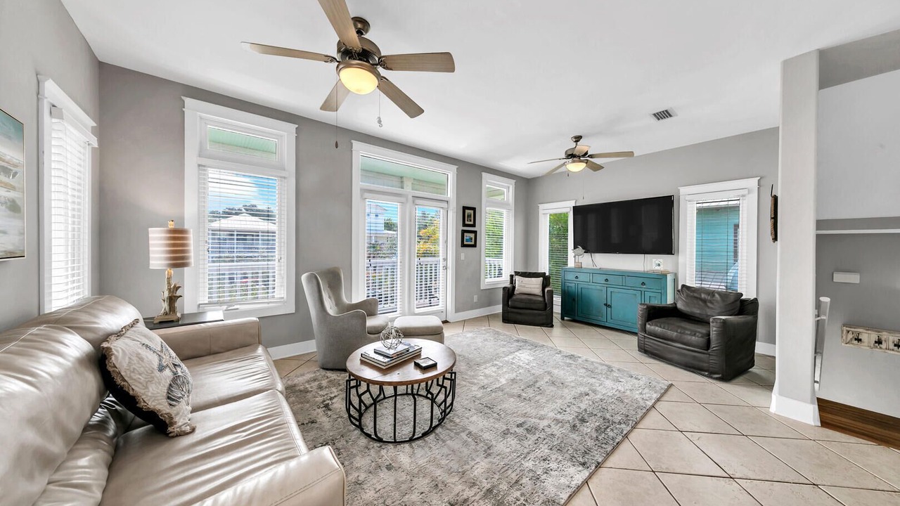 Photo of Livingroom in Village of Sugar Beach