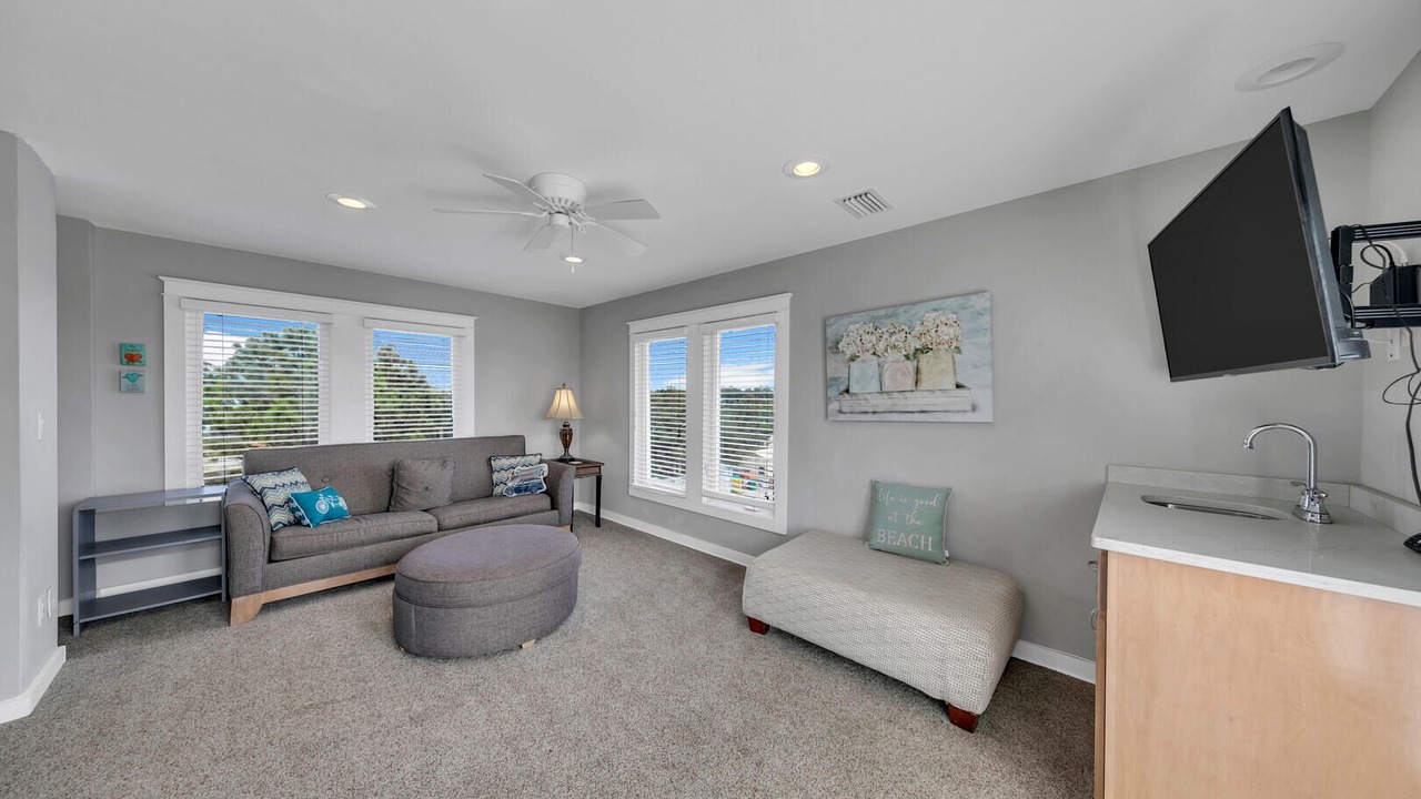 Photo of Livingroom in Village of Sugar Beach
