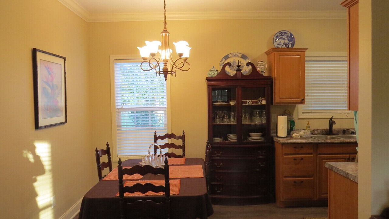 Photo of Livingroom in Guntersville