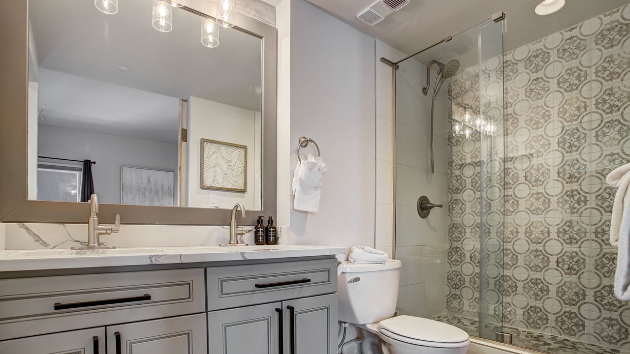Photo of Bathroom in Peak 9