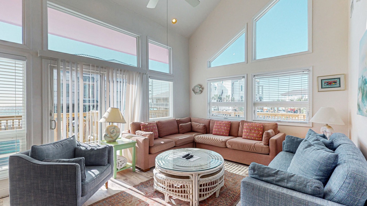 Photo of Livingroom in Gulf Trace