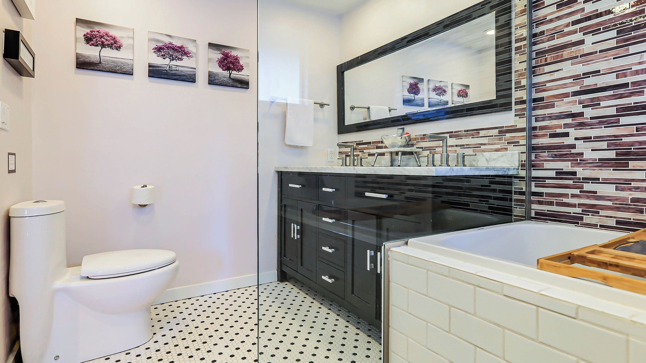 Photo of Bathroom in Lake Oswego