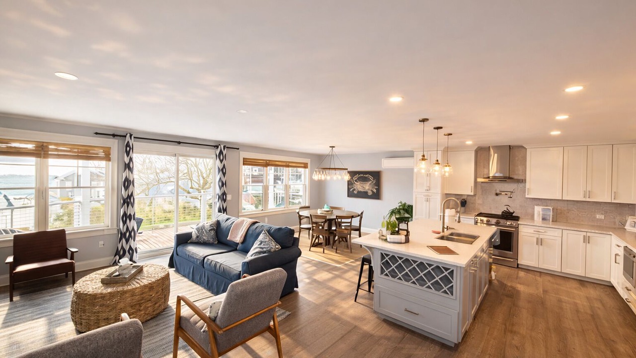 Photo of Livingroom in Easton's Point