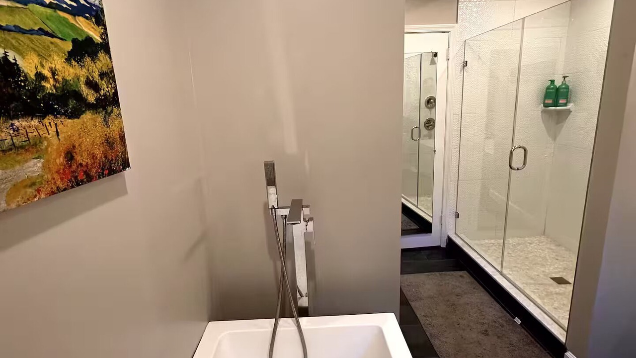 Photo of Bathroom in Garrison