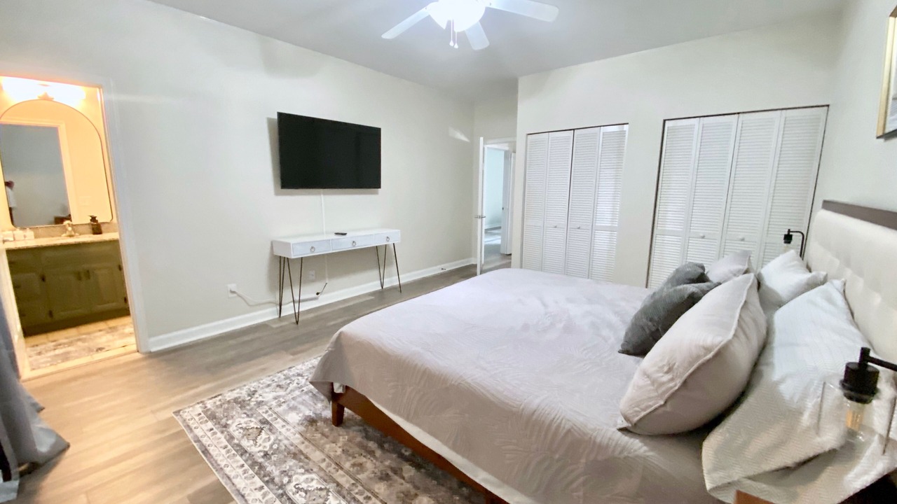 Photo of Bedroom in Greenville Downtown