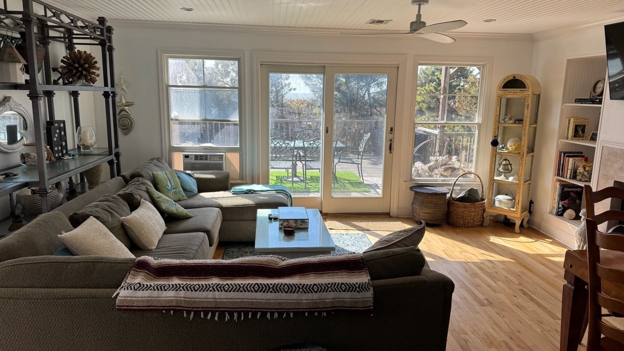 Photo of Livingroom in Cherry Grove
