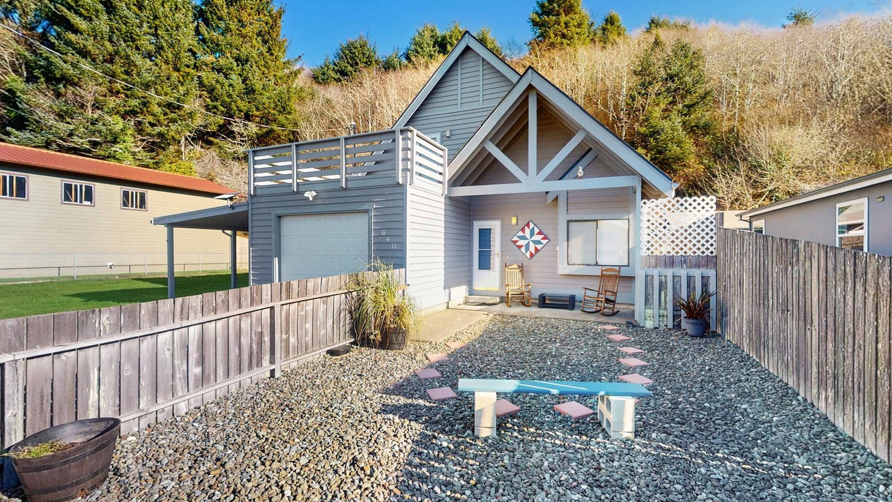 Photo of Patio Balcony in Winchester Bay