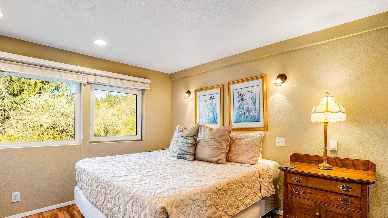 Photo of Bedroom in Gearhart