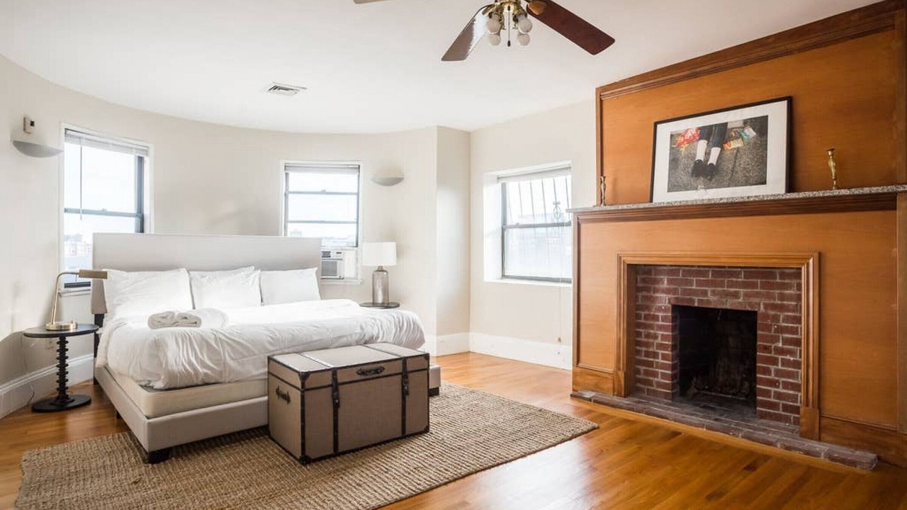 Photo of Bedroom in Fenway–Kenmore