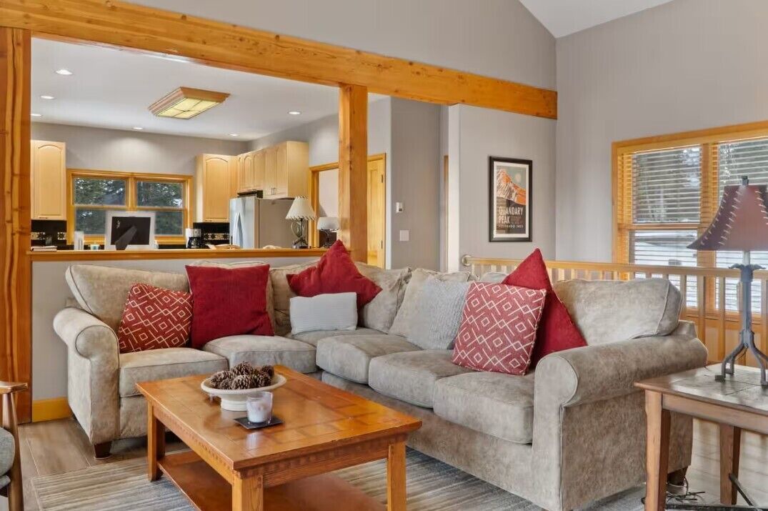 Photo of Livingroom in Quandary Village