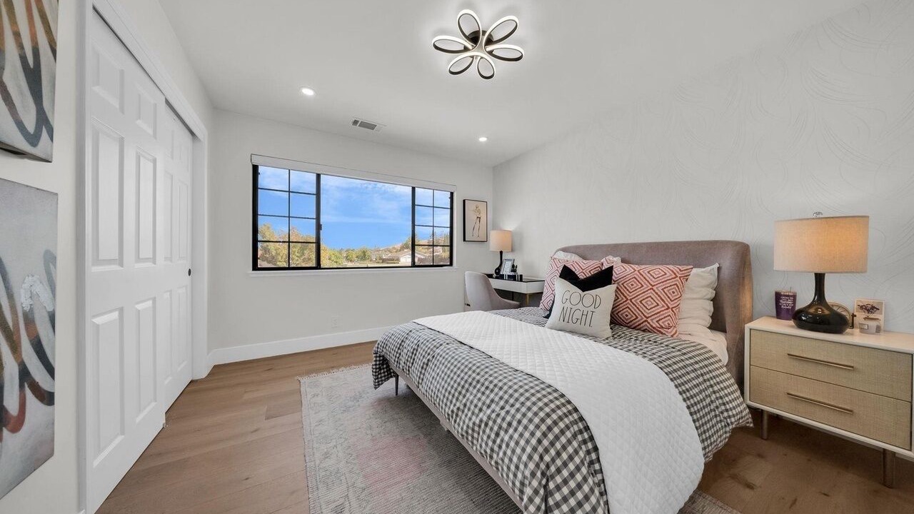Photo of Bedroom in Warm Springs District