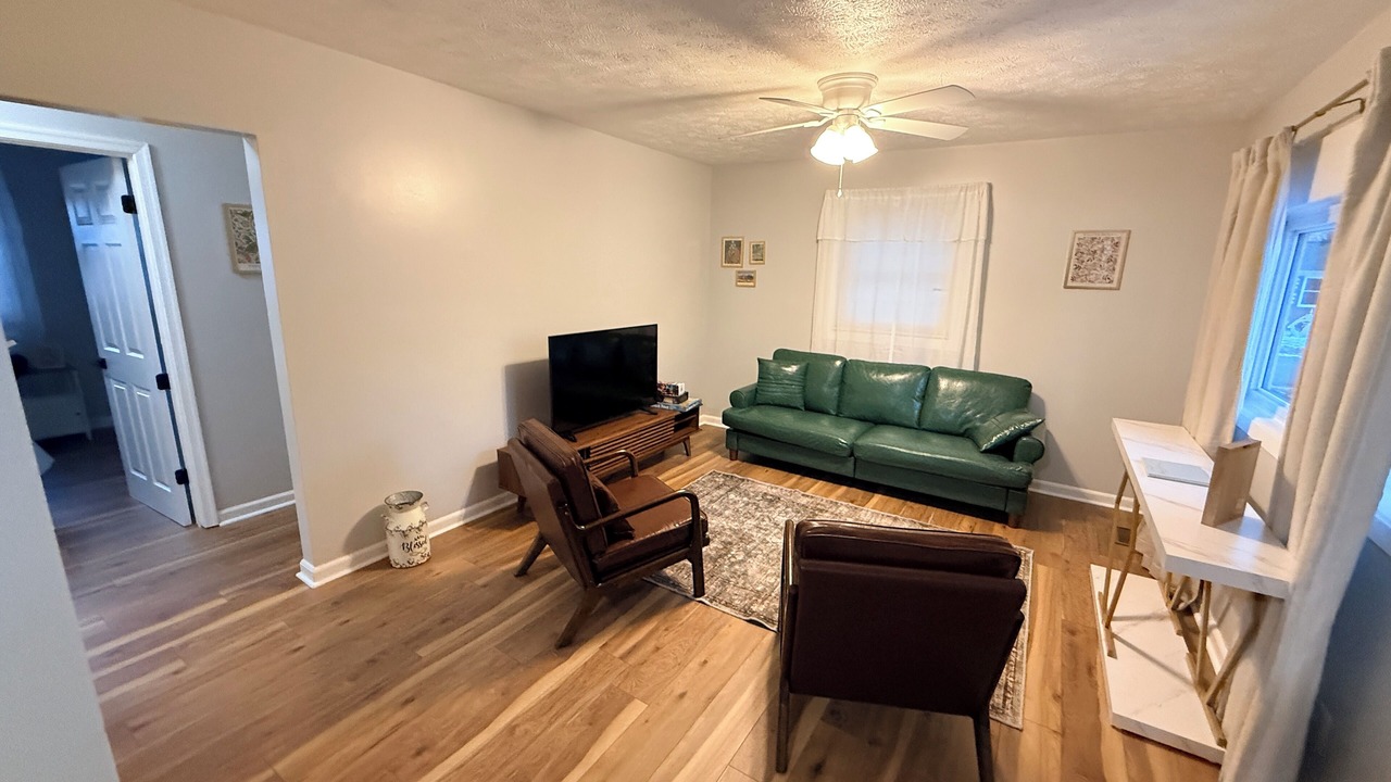 Photo of Livingroom in Corbin