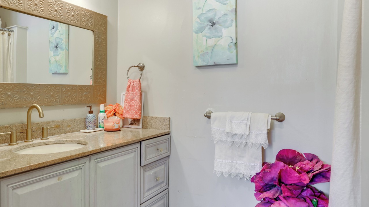 Photo of Bathroom in Maple Hill
