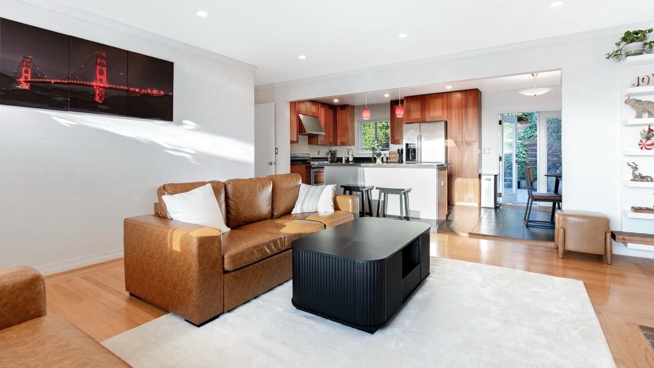 Photo of Livingroom in East Richmond Heights