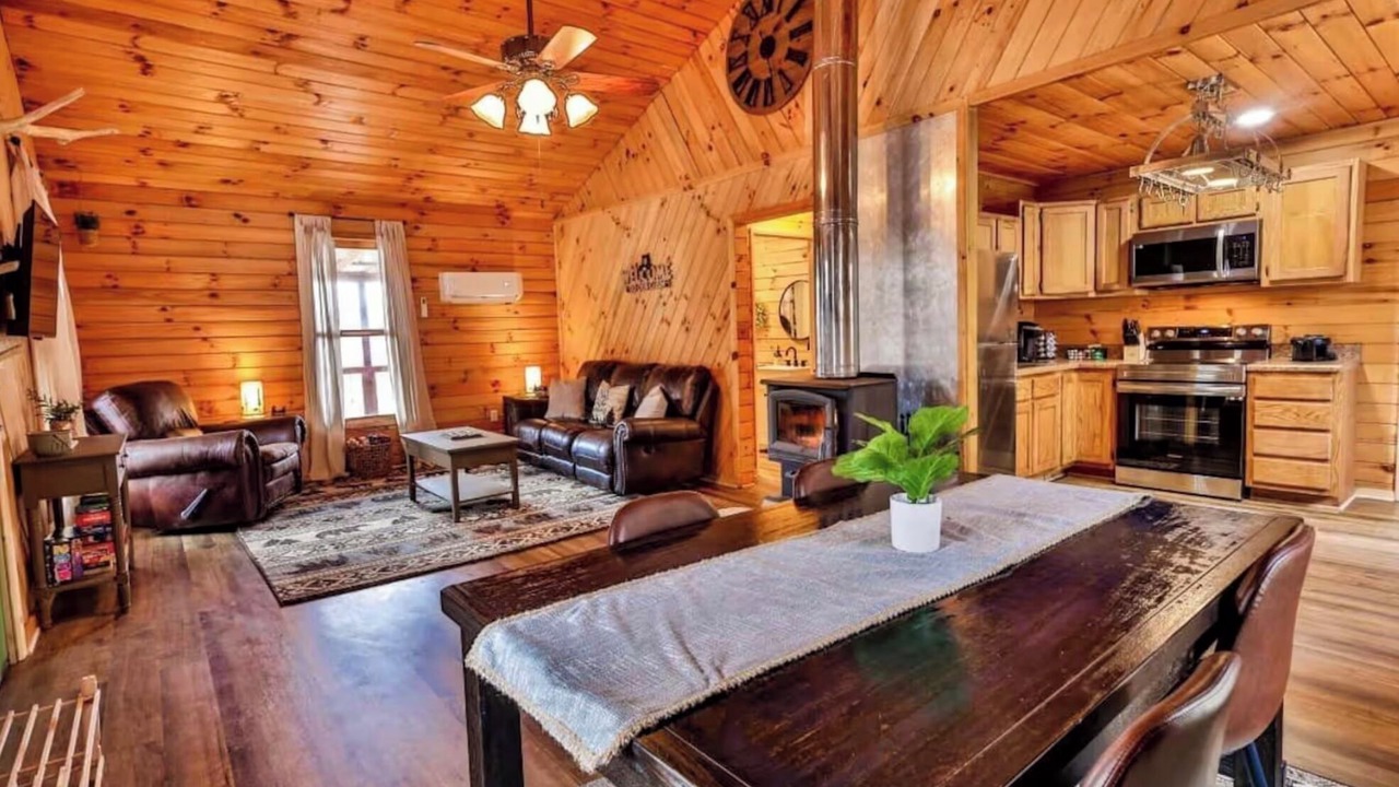 Photo of Livingroom in Louisa
