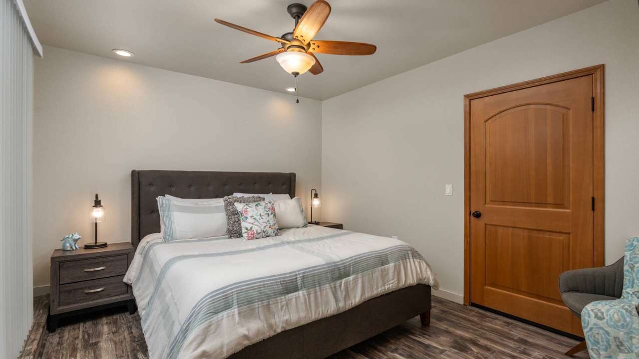 Photo of Bedroom in Nehalem